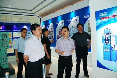 2010年，浙江省副省長王建滿考察天通